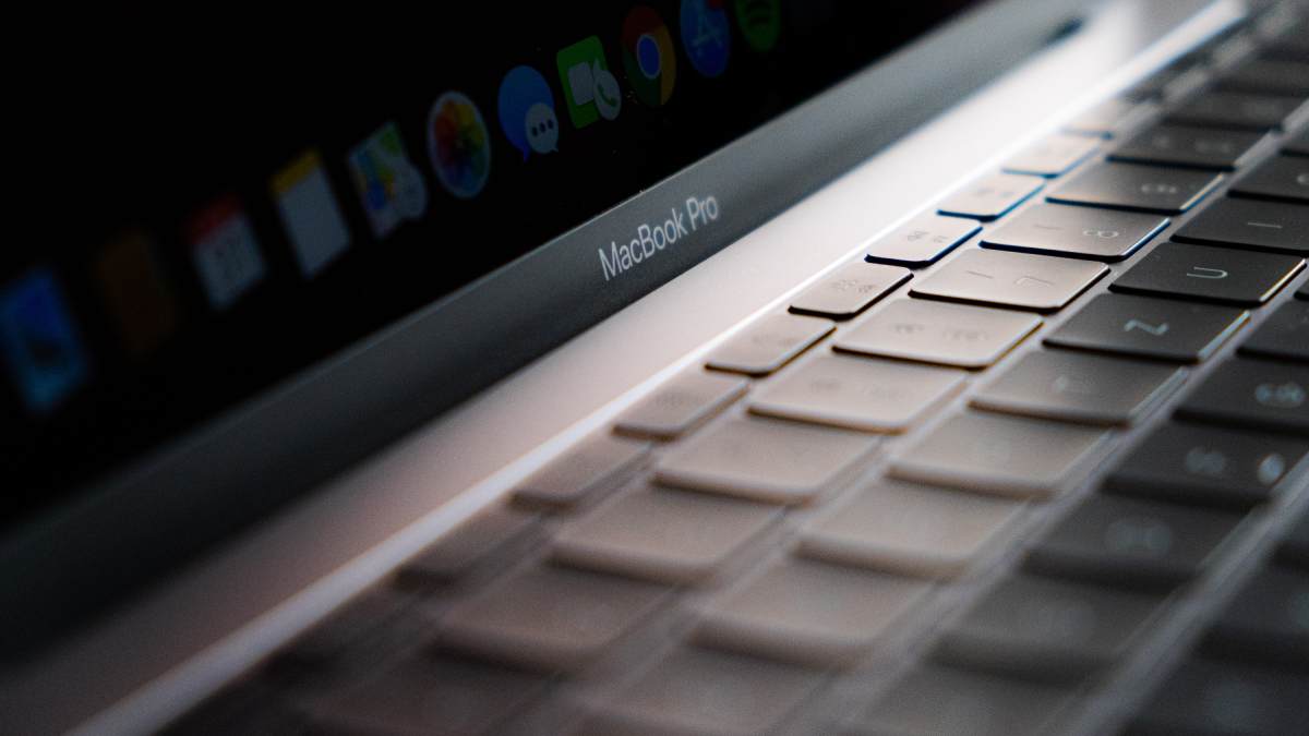 Patente da Apple revela MacBook Pro com 5 ecrãs