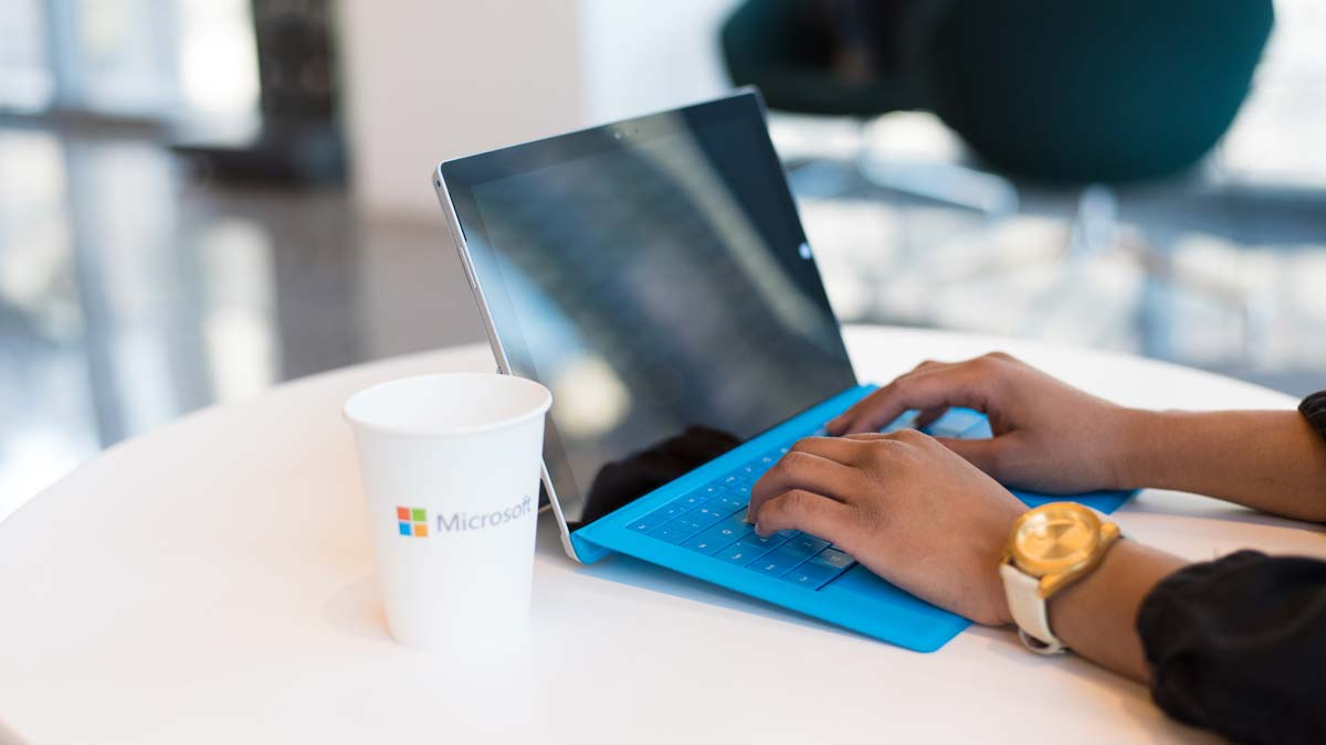 Protótipo do Surface Pro 8 surge no Ebay e revela características