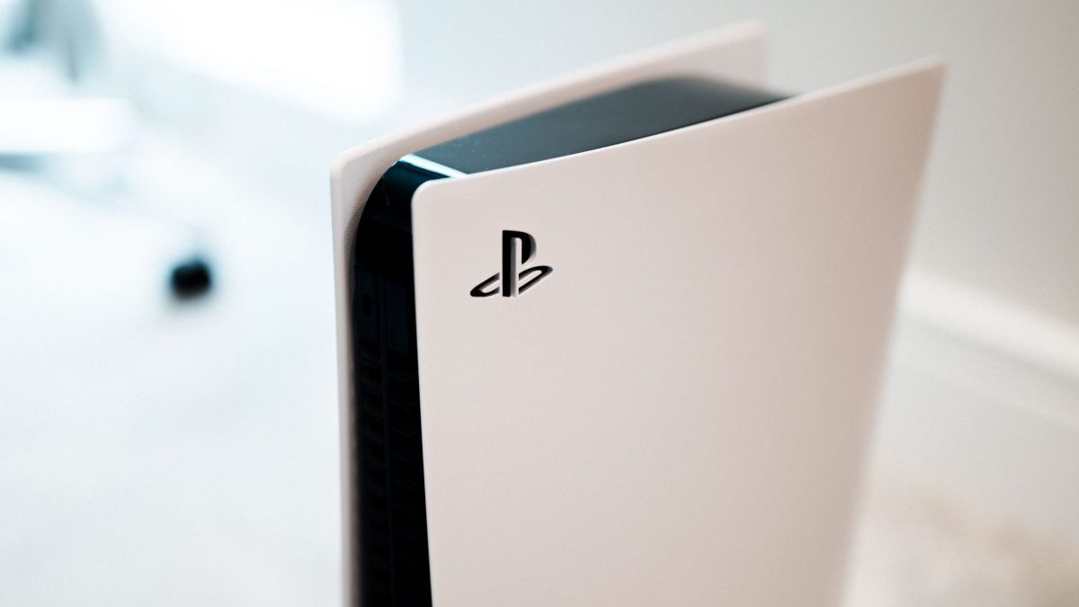 Nova PS5 é 300 gramas mais leve que a primeira geração