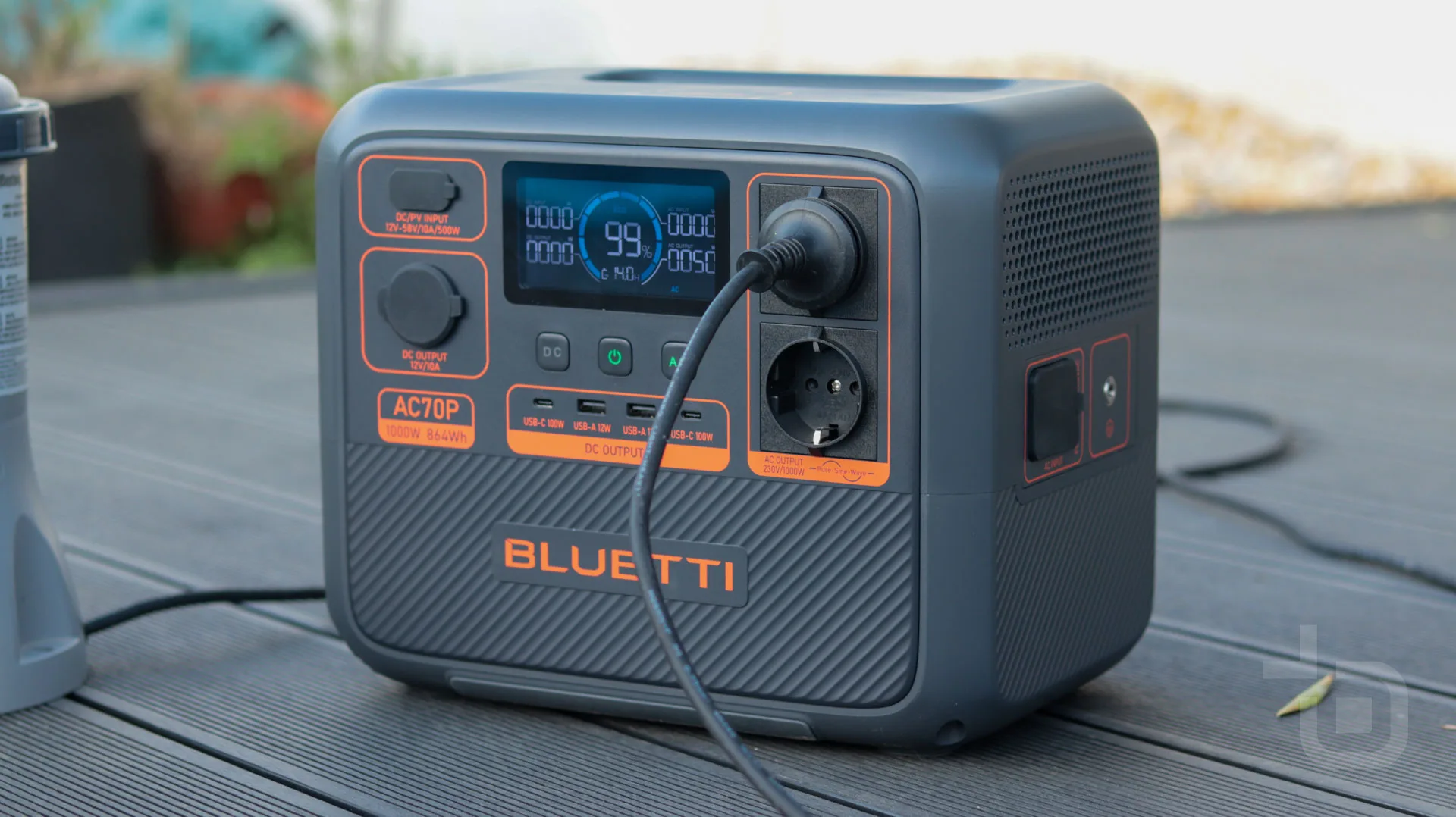 BLUETTI AC70P