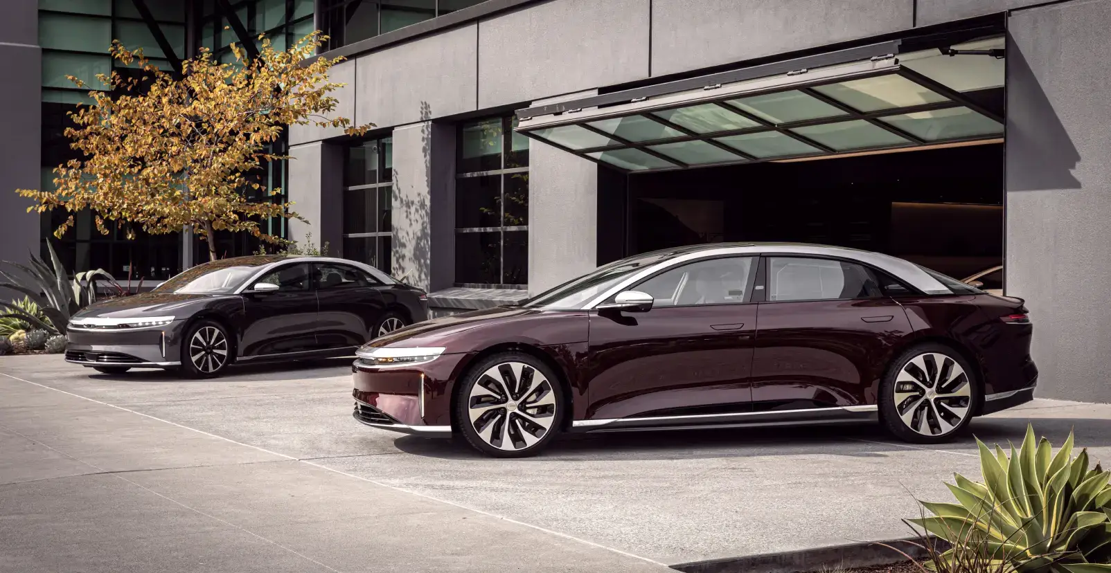 Lucid Air Grand Touring bate recorde com 1205 quilómetros percorridos com uma carga Lucid Air Grand Touring