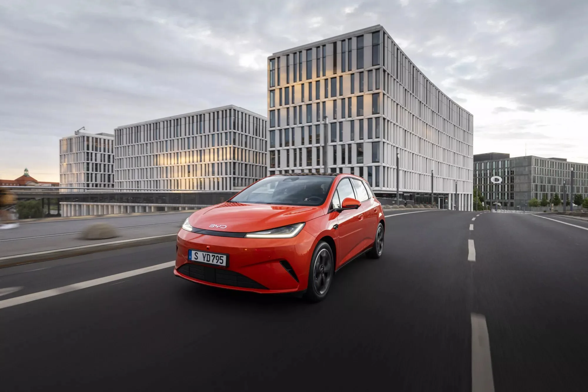 Novo BYD DOLPHIN G DM-i marca a estreia da TecnologiaSuper Híbrida DM 5.0 no mercado europeu Novo BYD DOLPHIN G DM-i marca a estreia da Tecnologia Super Híbrida DM 5 no mercado europeu